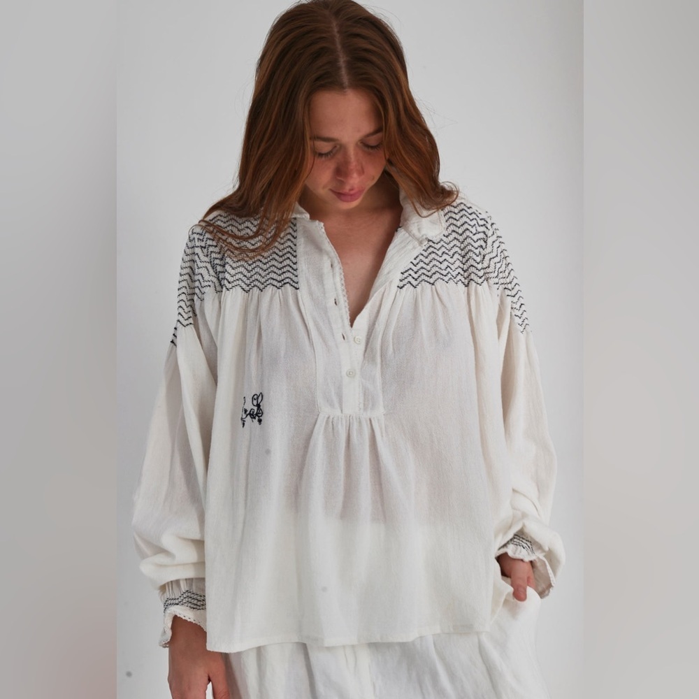 Laurence Bras Cotton Nord Blue‎ Smocked Embroidered Blouse Small White Navy Boho
